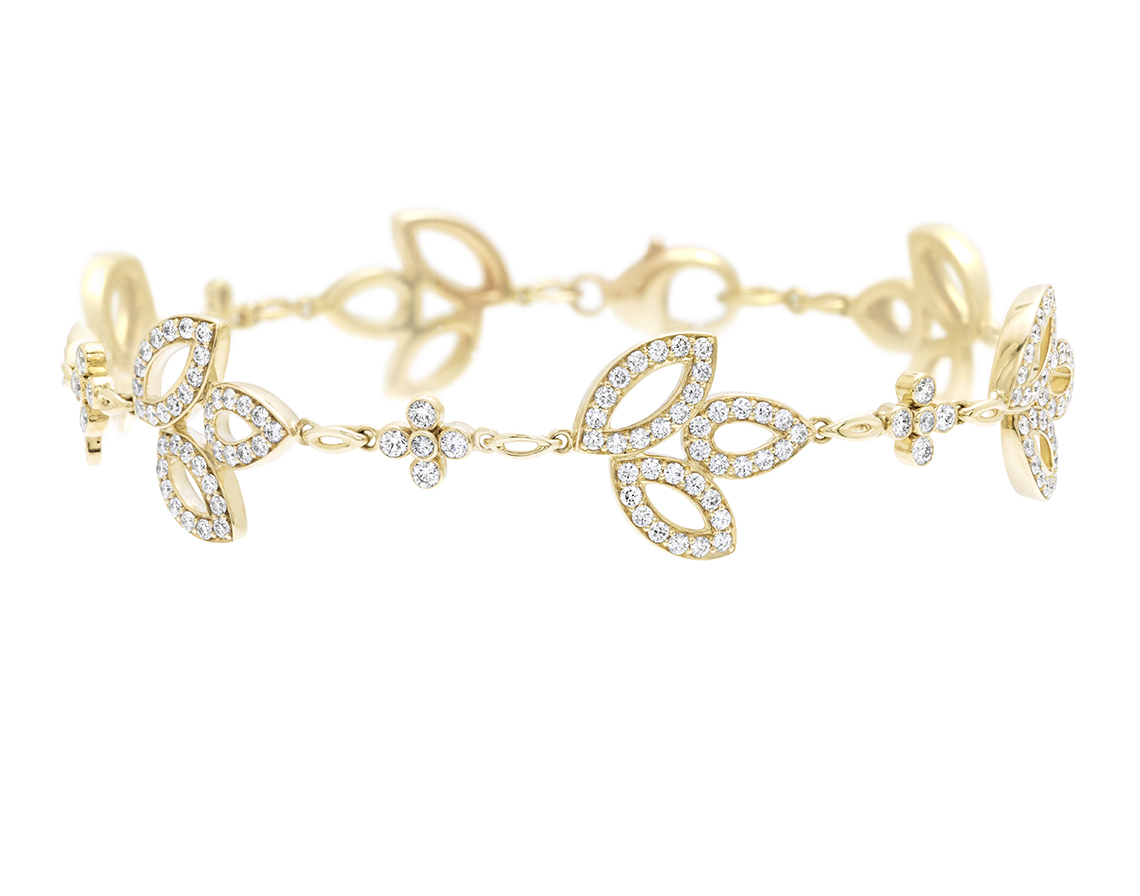 HIGH JEWELRY DIAMOND AND GOLD BRACELET MADE BY HARRY WINSTON AND SHOT BY DAVID FILIBERTI